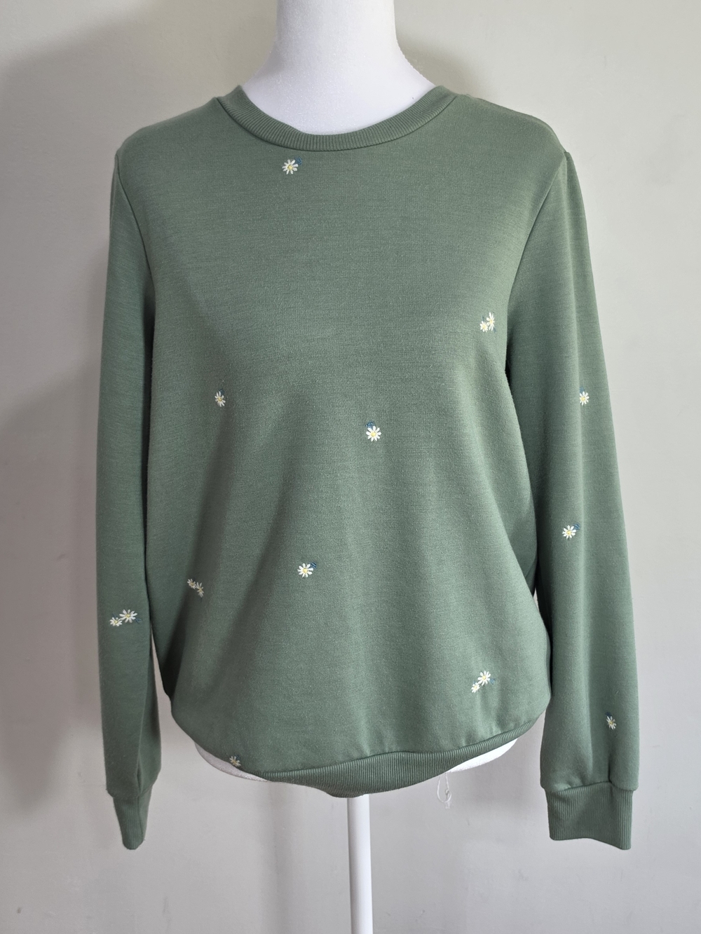 Gloria Vanderbilt Sage Green Daisy Crewneck Sweater